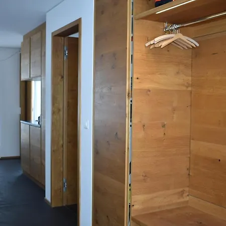 Domofaber 296 Gu Apartment Parpan